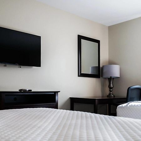 Holmes Suites And Inn Blacklick Екстериор снимка